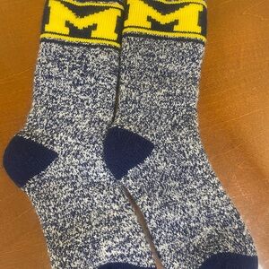 NWOT UNIVERSITY OF MICHIGAN WOLVERINE SWEATER SOCKS